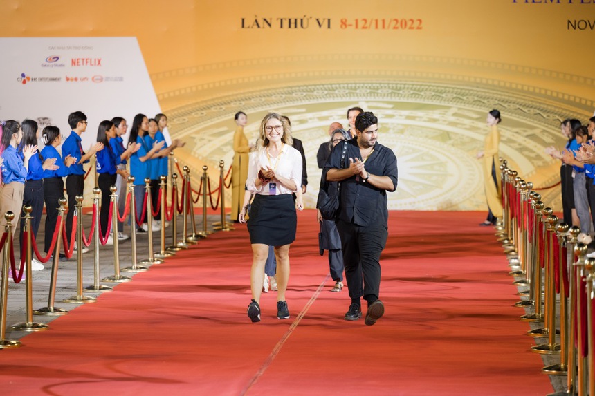 Dàn nghệ sĩ trên thảm đỏ LHP Quốc tế Hà Nội - Ảnh 3. Dàn nghệ sĩ trên thảm đỏ LHP Quốc tế Hà Nội - Ảnh 3.