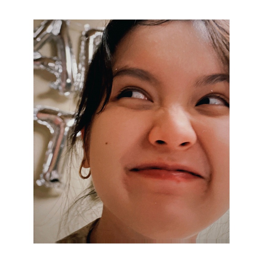 Hai 'nàng thơ' gắn với cái tên Sơn Tùng: Hải Tú vẻ ngoài gây chú ý, Thiều Bảo Trâm thì sao? - Ảnh 2.