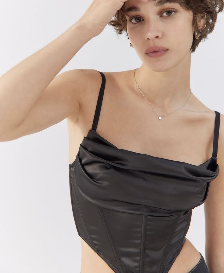 Những bộ cánh nóng bỏng nhất của Jennie Blackpink cho 'You & Me' - Ảnh 3.