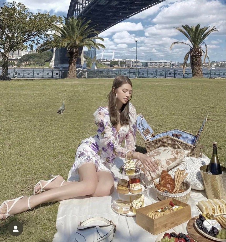 Hoa hậu Jolie Nguyễn đã trở về Việt Nam, cuộc sống 2 năm ở nước ngoài ra sao?  - Ảnh 4.