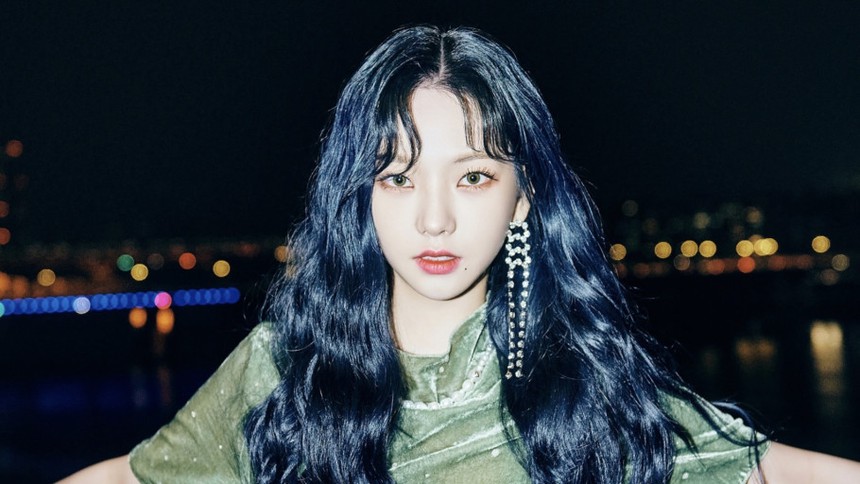 Karina aespa gây xôn xao với những hình ảnh trước khi ra mắt - Ảnh 2. Karina aespa gây xôn xao với những hình ảnh trước khi ra mắt - Ảnh 2.