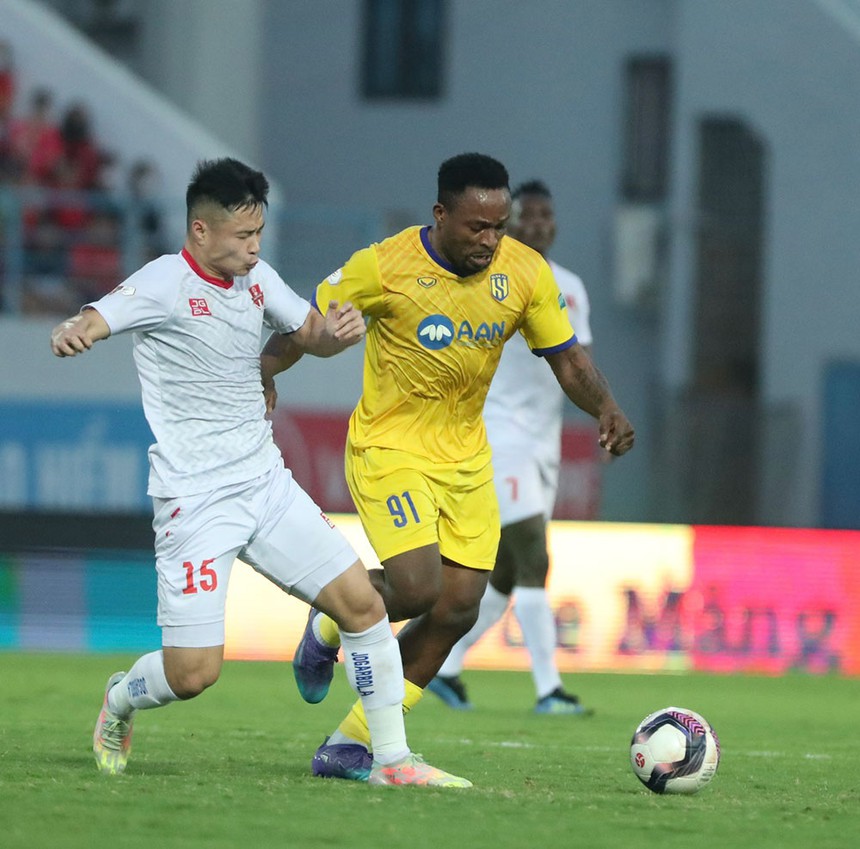 CLB Hải Phòng mất nửa đội hình và có thể cả HLV Chu Đình Nghiêm - Ảnh 1. CLB Hải Phòng mất nửa đội hình và có thể cả HLV Chu Đình Nghiêm - Ảnh 1.