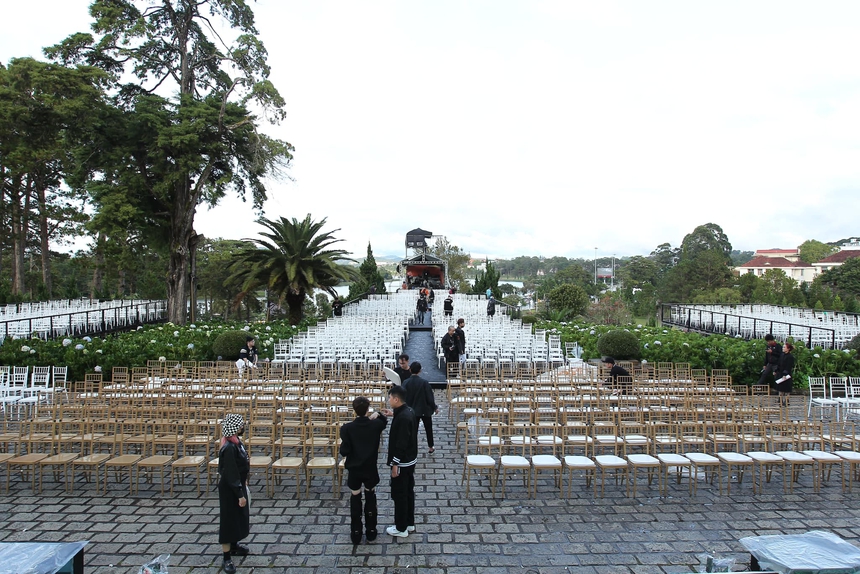 Khung cảnh Đà Lạt mộng mơ tại đêm Liveshow 'Love Songs' - Ảnh 1. Khung cảnh Đà Lạt mộng mơ tại đêm Liveshow 'Love Songs' - Ảnh 1.