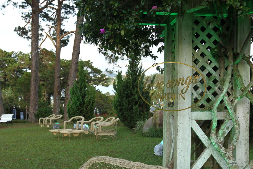 Khung cảnh Đà Lạt mộng mơ tại đêm Liveshow 'Love Songs' - Ảnh 2. Khung cảnh Đà Lạt mộng mơ tại đêm Liveshow 'Love Songs' - Ảnh 2.