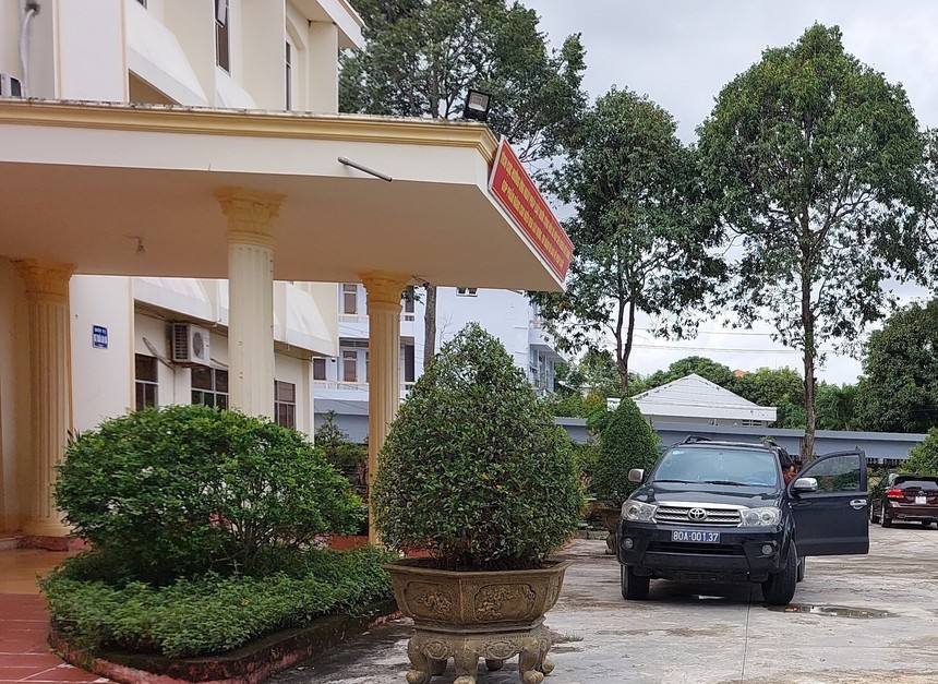 Khám xét nơi làm việc của Phó Chánh án Tòa án nhân dân tỉnh Bạc Liêu - Ảnh 2.