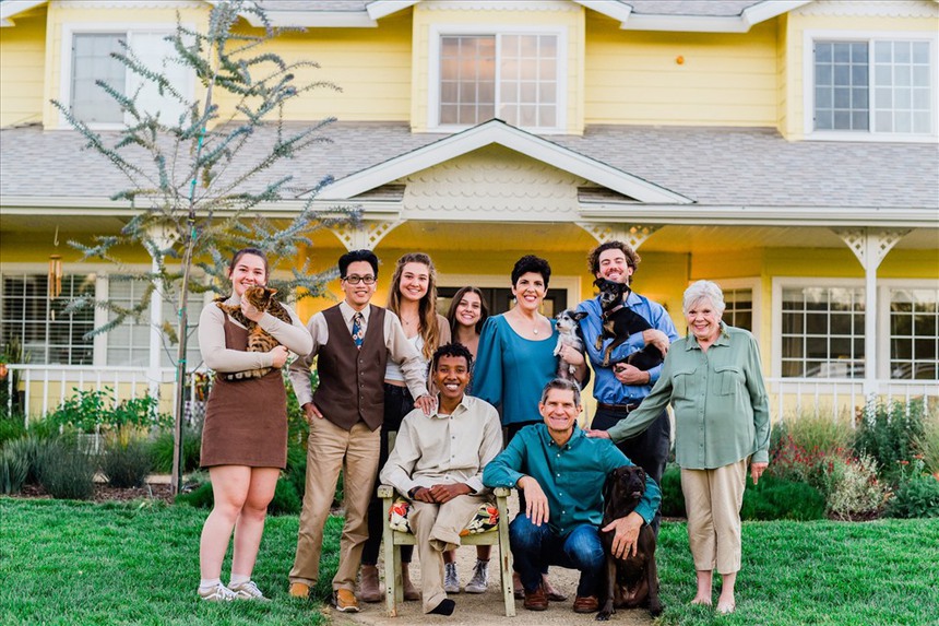 17 năm sau khi được vợ chồng người Mỹ nhận nuôi, cậu bé Việt có khối u ở mặt được 'tái sinh' với hình hài khỏe mạnh, hội ngộ cha mẹ ruột sau nhiều năm thất lạc - Ảnh 3.