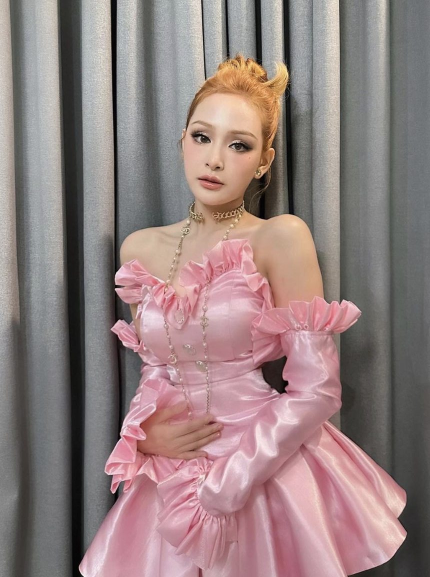 Hiền Hồ vướng scandal nhưng lại đắt show và sự kiện, 'thế lực' nào đã tiếp tay? - Ảnh 4. Hiền Hồ vướng scandal nhưng lại đắt show và sự kiện, 'thế lực' nào đã tiếp tay? - Ảnh 4.