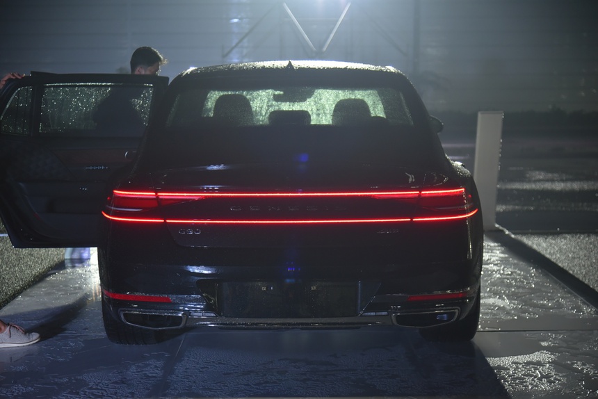 Bộ 3 Genesis độc đáo về Việt Nam: Có xe điện và limousine sang xịn cạnh tranh Maybach - Ảnh 21.