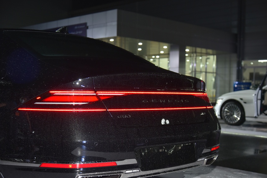 Bộ 3 Genesis độc đáo về Việt Nam: Có xe điện và limousine sang xịn cạnh tranh Maybach - Ảnh 16.