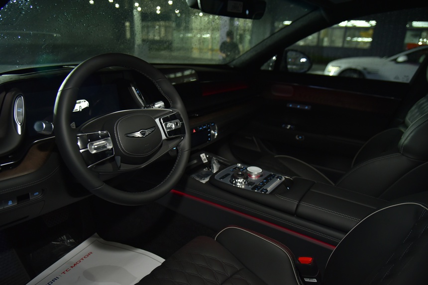 Bộ 3 Genesis độc đáo về Việt Nam: Có xe điện và limousine sang xịn cạnh tranh Maybach - Ảnh 18.