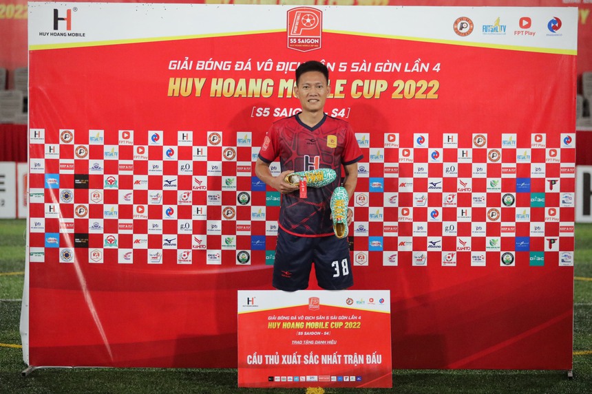 Quả bóng vàng futsal Việt Nam thất bại ở giải phong trào - Ảnh 2.