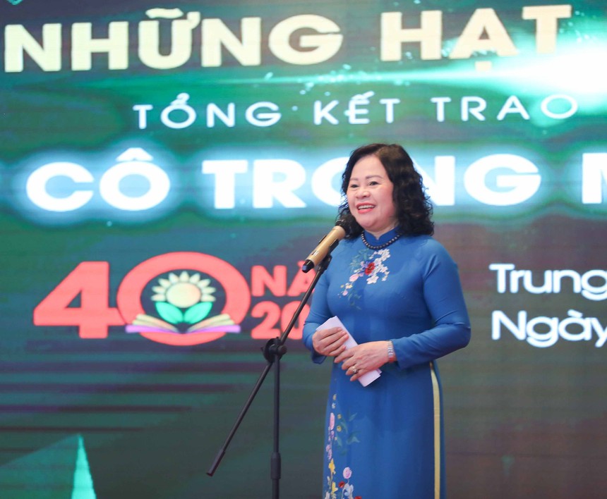 30 tác phẩm xuất sắc đoạt giải cuộc thi 'Thầy cô trong mắt em' năm 2022 - Ảnh 2. 30 tác phẩm xuất sắc đoạt giải cuộc thi 'Thầy cô trong mắt em' năm 2022 - Ảnh 2.