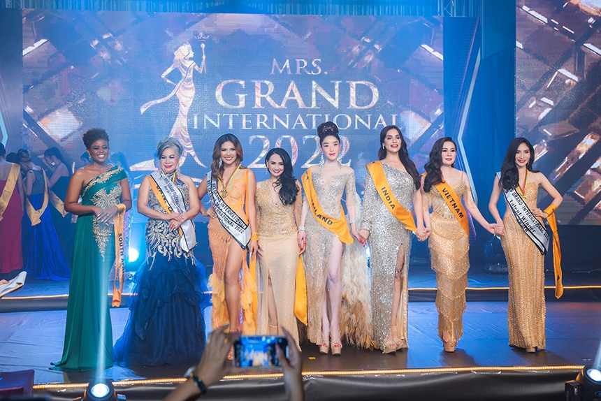 Phan Kim Oanh giành vương miện Mrs Grand International 2022 - Ảnh 2. Phan Kim Oanh giành vương miện Mrs Grand International 2022 - Ảnh 2.