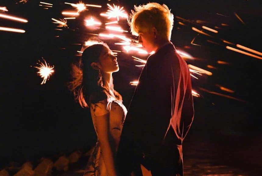 ‘Chiếc bật lửa và váy công chúa’ có loạt chi tiết khác xa nguyên tác: Lý Tuân - Chu Vận đều đỡ hư hỏng hơn rất nhiều! - Ảnh 1. ‘Chiếc bật lửa và váy công chúa’ có loạt chi tiết khác xa nguyên tác: Lý Tuân - Chu Vận đều đỡ hư hỏng hơn rất nhiều! - Ảnh 1.