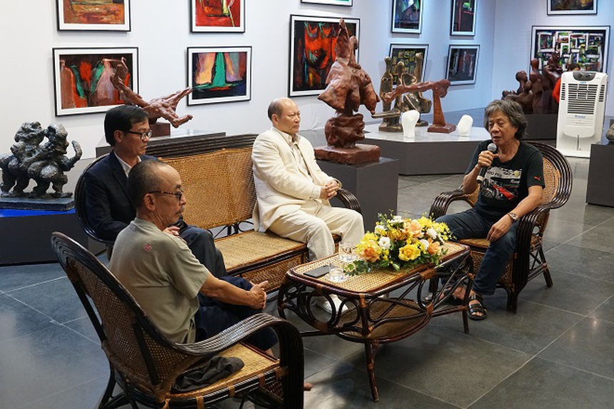 Họa sĩ Ngô Xuân Bính mang ‘Ego – Người’ tới Lễ hội Thiết kế sáng tạo Hà Nội - Ảnh 1.