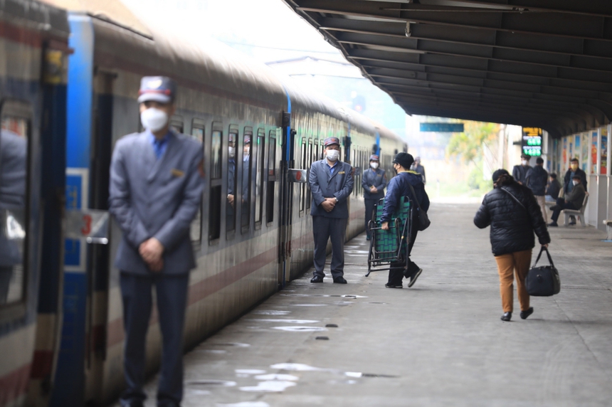 Chạy thêm 15 đoàn tàu chặng Tp. Hồ Chí Minh và các ga miền Trung trong dịp Tết - Ảnh 2.