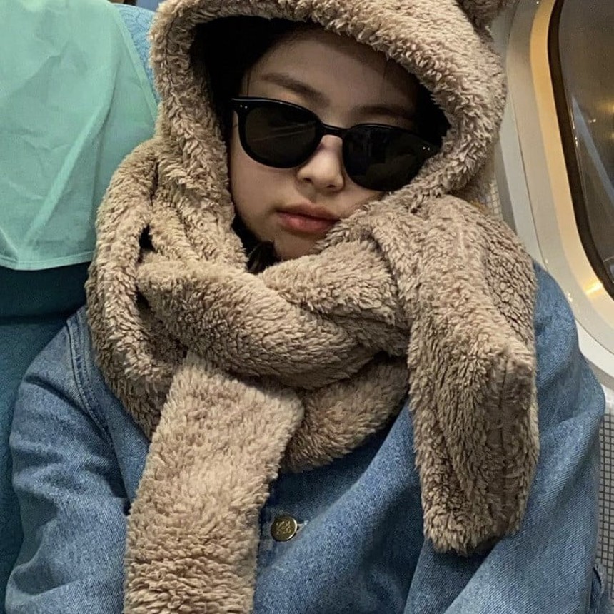 Ngắm sưu tập trang phục mùa đông sành điệu của Jennie Blackpink - Ảnh 13. Ngắm sưu tập trang phục mùa đông sành điệu của Jennie Blackpink - Ảnh 13.