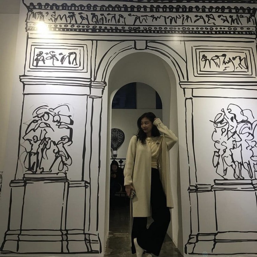 Ngắm sưu tập trang phục mùa đông sành điệu của Jennie Blackpink - Ảnh 5. Ngắm sưu tập trang phục mùa đông sành điệu của Jennie Blackpink - Ảnh 5.