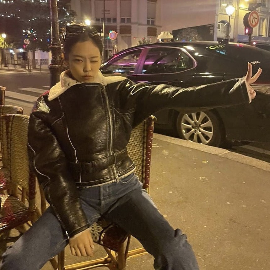 Ngắm sưu tập trang phục mùa đông sành điệu của Jennie Blackpink - Ảnh 9. Ngắm sưu tập trang phục mùa đông sành điệu của Jennie Blackpink - Ảnh 9.