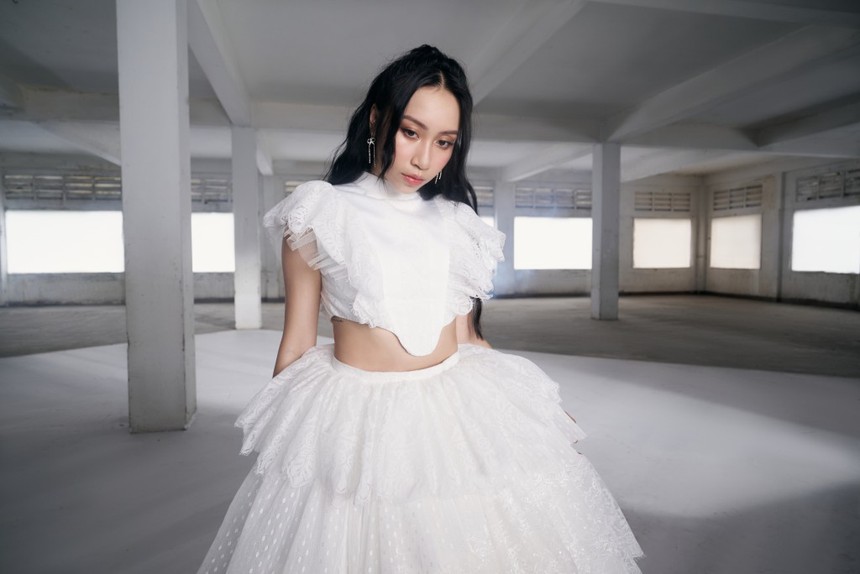 Mỹ Anh ra MV, nhạc sĩ Anh Quân thấy con lớn thật rồi! - Ảnh 4.