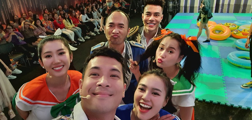 Sao nam nhờ Trường Giang làm MC đám cưới nhưng huỷ hôn phút chót: Phong độ tuổi U40, vướng tin đồn hẹn hò Thuý Ngân  - Ảnh 5.