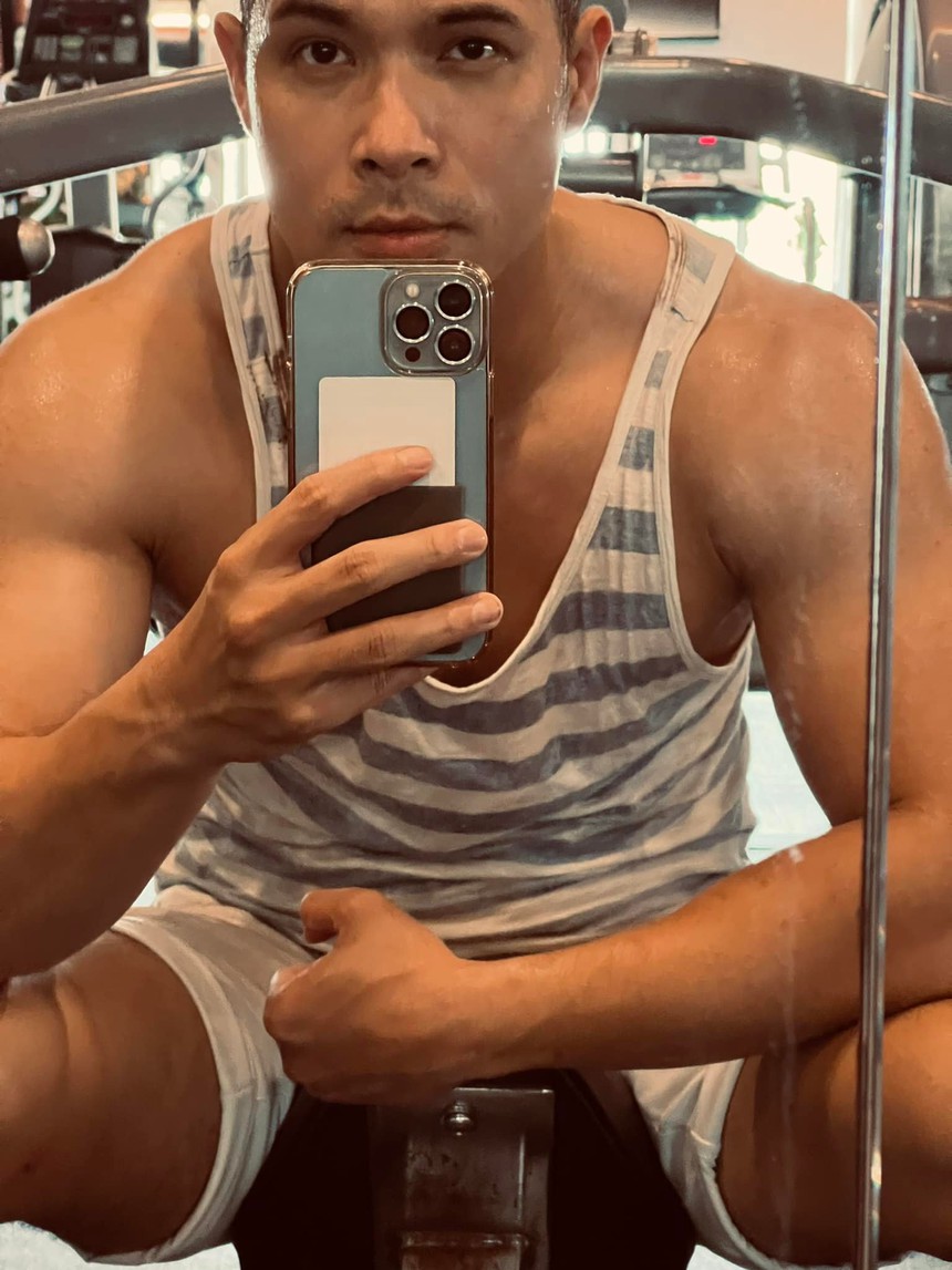 Sao nam nhờ Trường Giang làm MC đám cưới nhưng huỷ hôn phút chót: Phong độ tuổi U40, vướng tin đồn hẹn hò Thuý Ngân  - Ảnh 6.