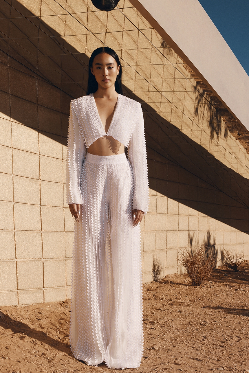 NTK Công Trí chụp BST "Cuộc hẹn rực rỡ" trên sa mạc California - Ảnh 7.