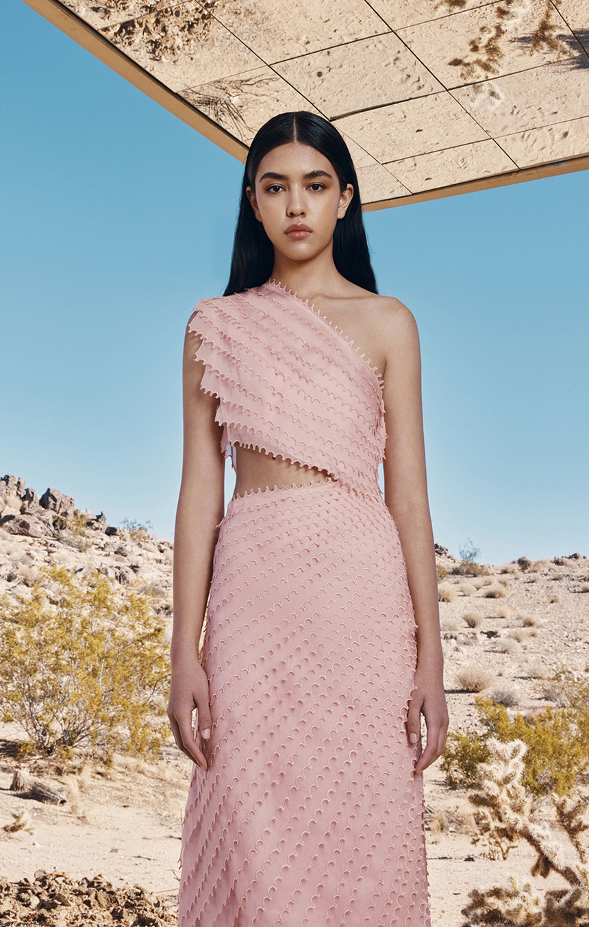 NTK Công Trí chụp BST "Cuộc hẹn rực rỡ" trên sa mạc California - Ảnh 8.