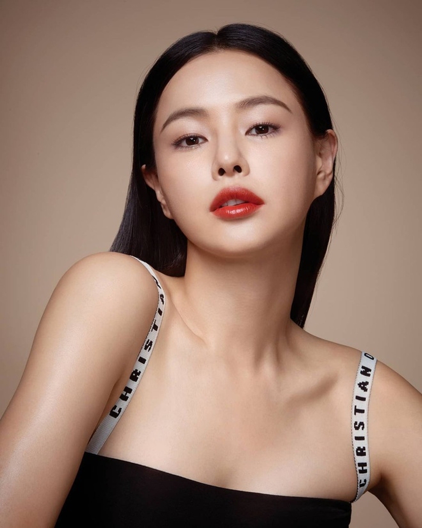 Honey Lee 'rục rịch' tái xuất màn ảnh sau gần nửa năm sinh con - Ảnh 1.
