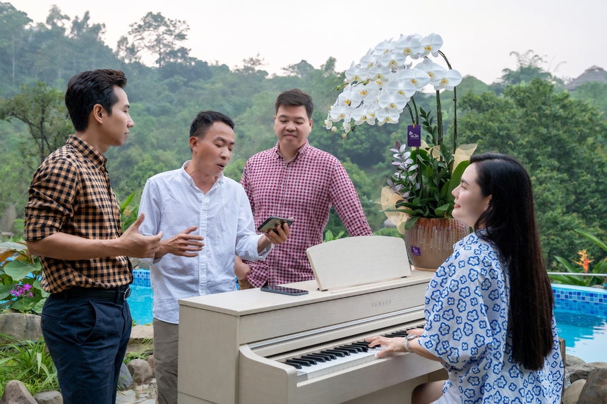 Lương Nguyệt Anh cùng tập luyện ở nhà vườn của NSƯT Việt Hoàn - Ảnh 4. Lương Nguyệt Anh cùng tập luyện ở nhà vườn của NSƯT Việt Hoàn - Ảnh 4.