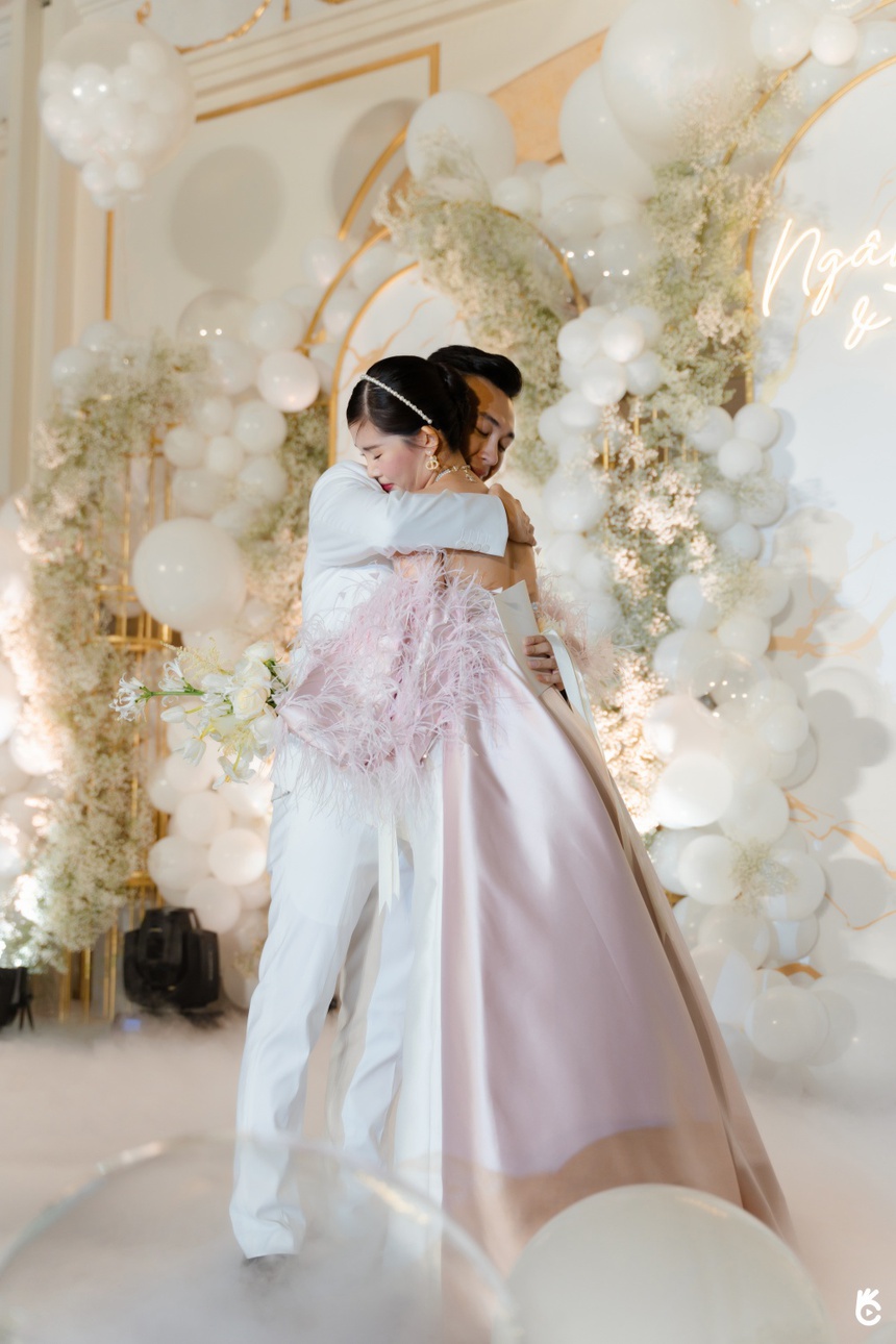 Lan Khuê và sao Việt đổ bộ tiệc cưới của Hoa hậu Ngân Anh, 1 nhân vật trong dàn phụ dâu gây bất ngờ  - Ảnh 9.