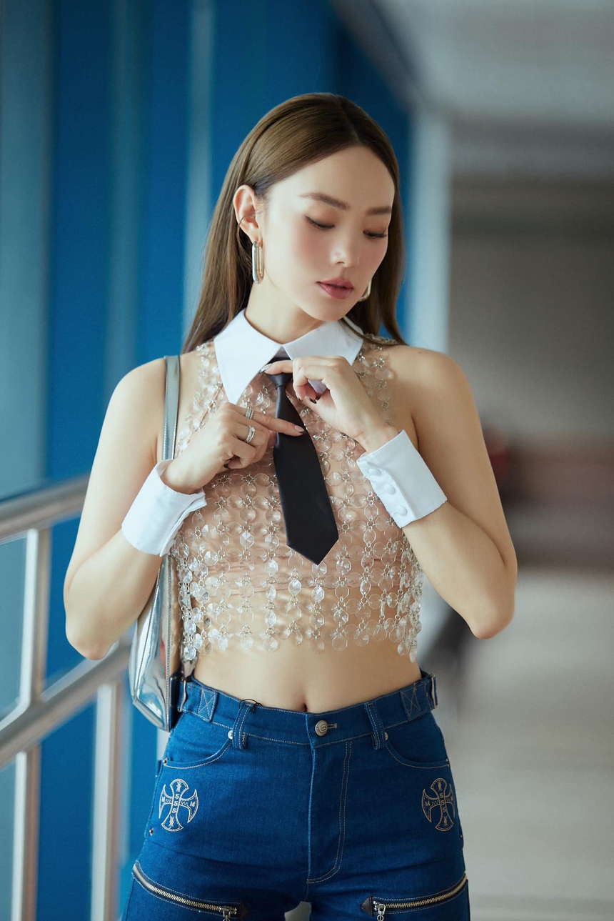 Pha đụng hàng 'nguy hiểm': Tiểu Vy, Thuỳ Tiên và Minh Hằng cùng mặc chung tấm áo gây hiểu lầm - Ảnh 4.