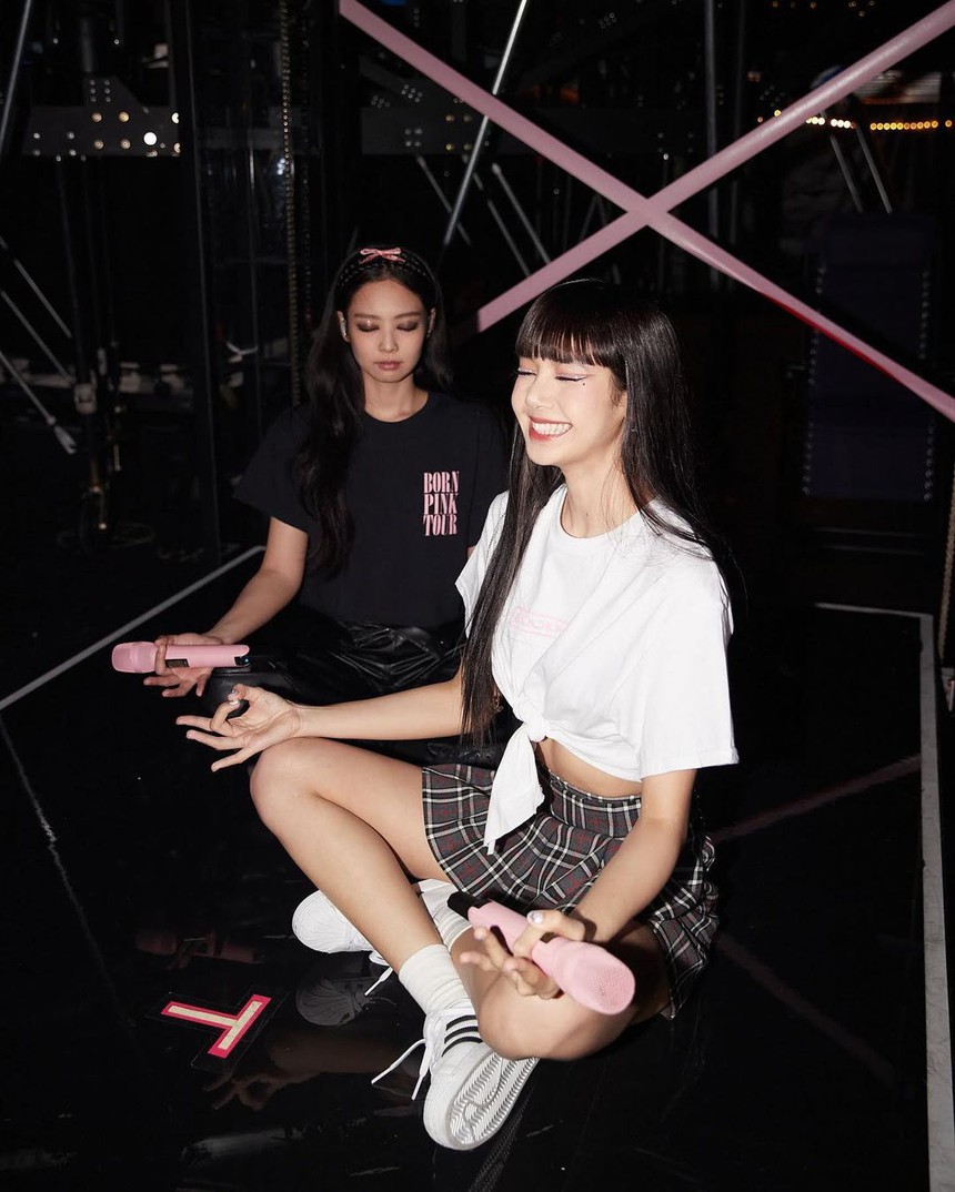 Thói quen của Lisa Blackpink trước khi lên sân khấu - Ảnh 1. Thói quen của Lisa Blackpink trước khi lên sân khấu - Ảnh 1.