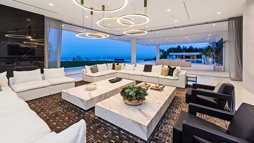 Dinh thự xa hoa rộng gần 10.000 m2 mất 10 năm xây dựng, hàng xóm là sao hạng A Hollywood nhưng bị rớt giá vì một lý do không ngờ - Ảnh 3.