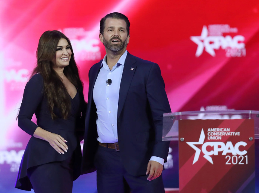 5 người con của ông Donald Trump hiện đang làm gì khi bố chính thức tuyên bố ra tranh cử tổng thống - Ảnh 4.