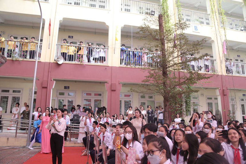 Lễ kỷ niệm 60 năm thành lập trường và 40 năm Ngày Nhà giáo Việt Nam. - Ảnh 8. Lễ kỷ niệm 60 năm thành lập trường và 40 năm Ngày Nhà giáo Việt Nam. - Ảnh 8.