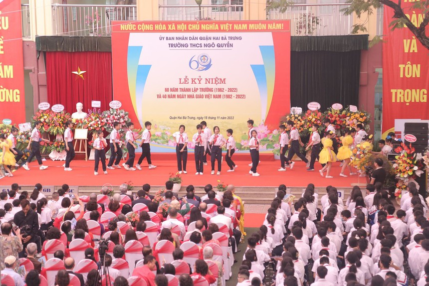 Lễ kỷ niệm 60 năm thành lập trường và 40 năm Ngày Nhà giáo Việt Nam. - Ảnh 2. Lễ kỷ niệm 60 năm thành lập trường và 40 năm Ngày Nhà giáo Việt Nam. - Ảnh 2.