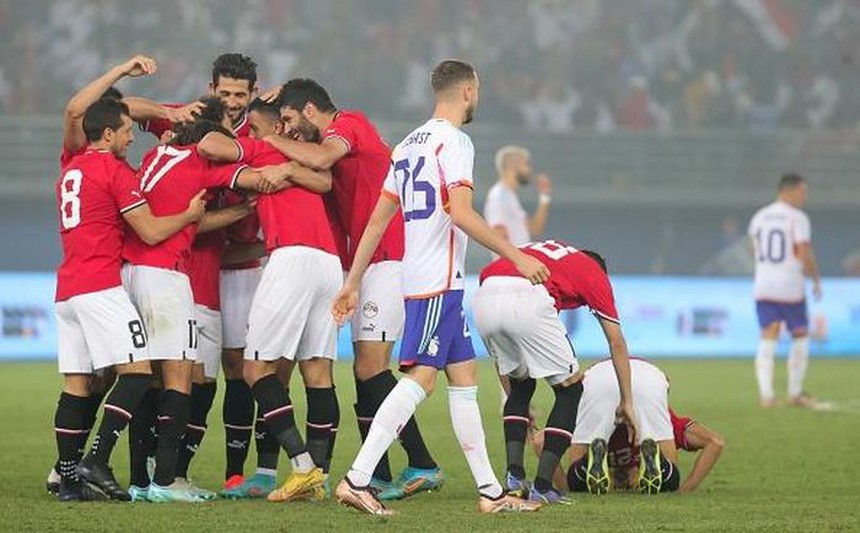 Tin nóng bóng đá sáng ngày 19/11: Messi bỏ tập trước World Cup - Ảnh 4. Tin nóng bóng đá sáng ngày 19/11: Messi bỏ tập trước World Cup - Ảnh 4.