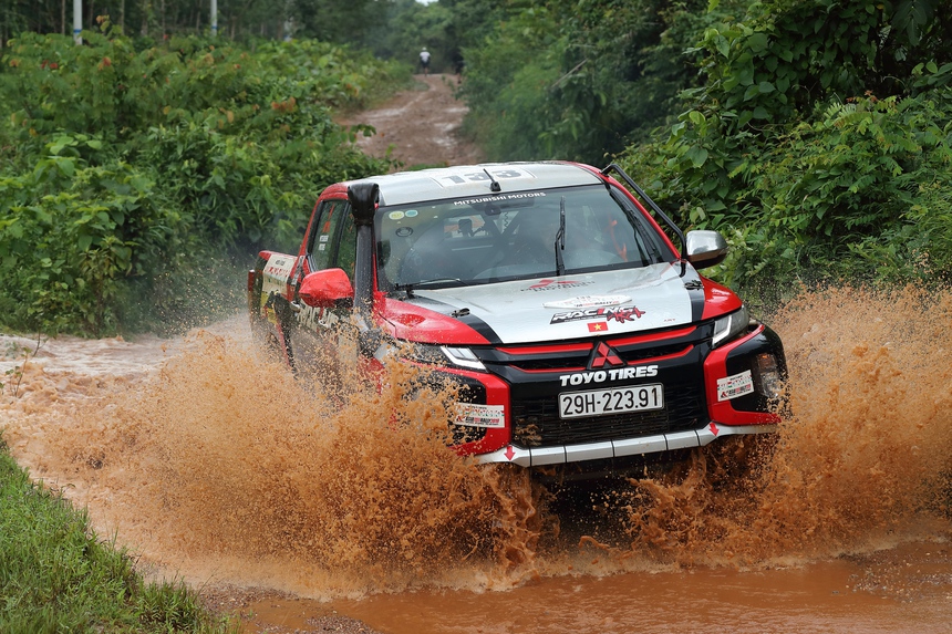 AKA Racing chuẩn bị những gì trước giờ G: Mang tới 10 chiếc xe phục vụ mục đích khác nhau, có cả xe mượn từ nước ngoài - Ảnh 6.