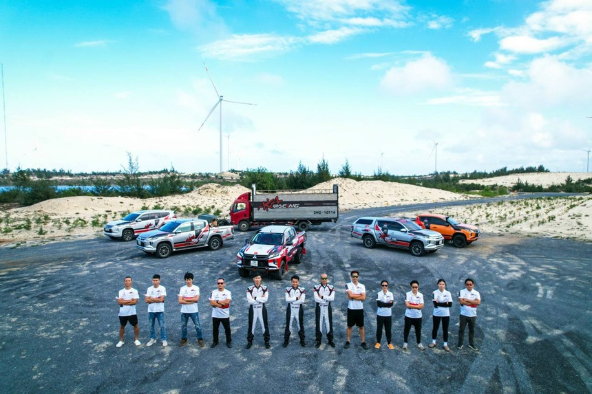 Đội đua Việt Nam lái xe vượt 1.200 km sang Thái thi đấu: 10 xe hậu cần, mượn cả xe biển số nước ngoài - Ảnh 2.