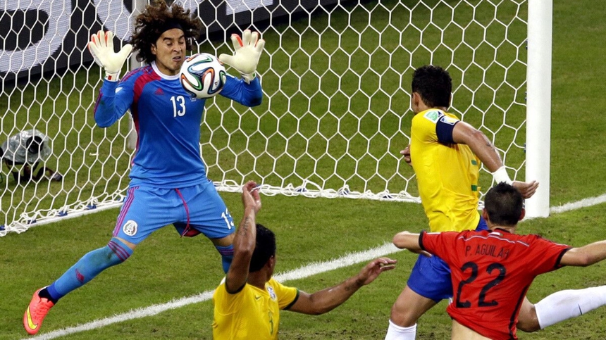 Mùa World Cup - mùa của... Ochoa