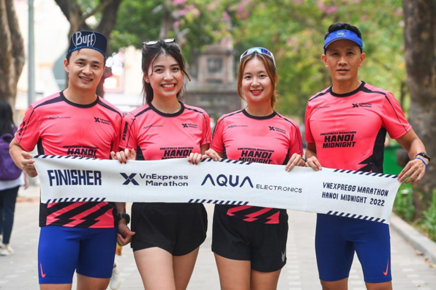 Khăn choàng dành cho finisher cự ly 42km. Ảnh: VM