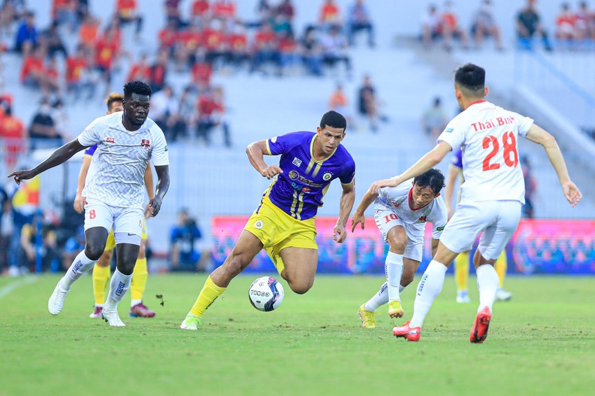 Bóng lăn trên bàn phím: Hà Nội sáng cửa vô địch - Ảnh 1.