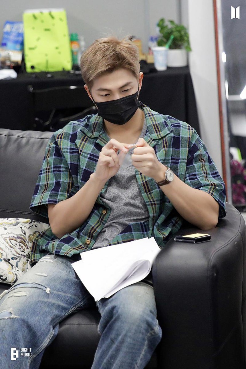 Phụ huynh BTS dạy con cực kỳ nghiêm khắc? - Ảnh 8. Phụ huynh BTS dạy con cực kỳ nghiêm khắc? - Ảnh 8.