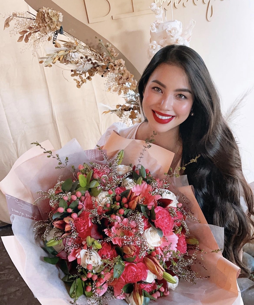 Sao Việt làm giảng viên năm 23 tuổi: Đăng quang Hoa hậu, giờ sống an nhàn cùng chồng đại gia ở Mỹ  - Ảnh 7.