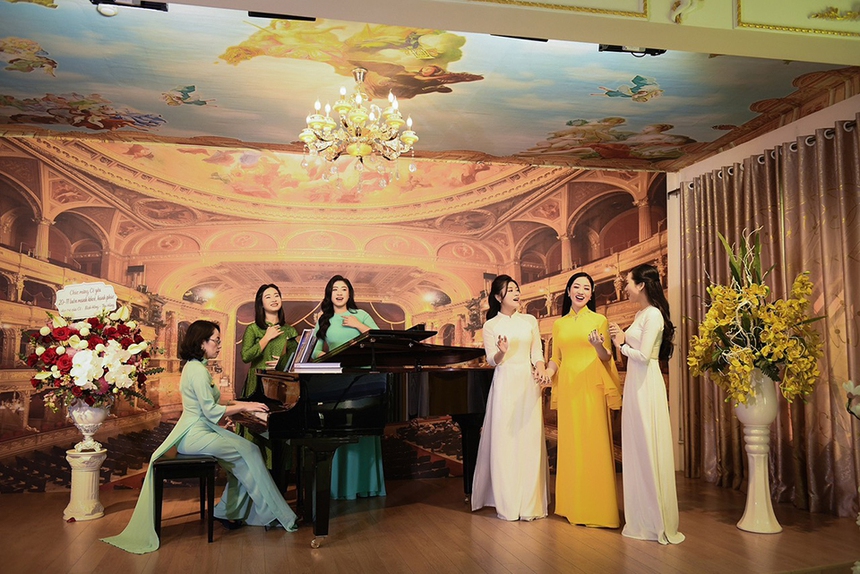 TS – ca sĩ Phương Nga ra mắt MV "Bài ca người giáo viên nhân dân"  - Ảnh 2.