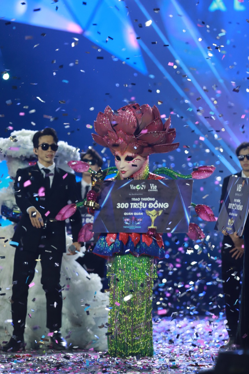 Diva Hà Trần mặt mũi "tèm lem" thấy thương khi lộ diện tại Ca sĩ mặt nạ - Ảnh 7.