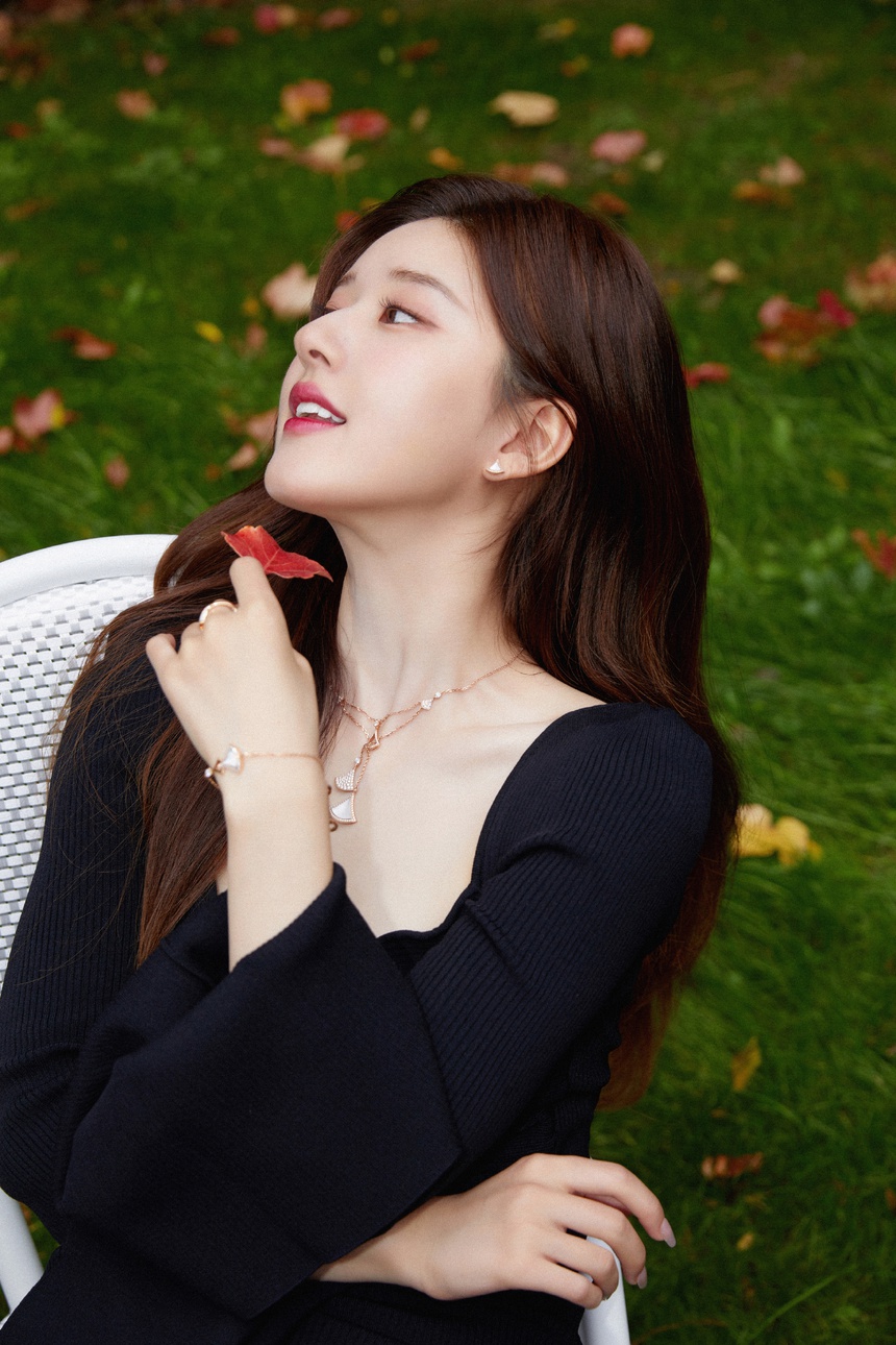 (TIN CHỦ NHẬT) Bảng xếp hạng sao nữ có lượng fan cao nhất của C-biz - Ảnh 9. (TIN CHỦ NHẬT) Bảng xếp hạng sao nữ có lượng fan cao nhất của C-biz - Ảnh 9.