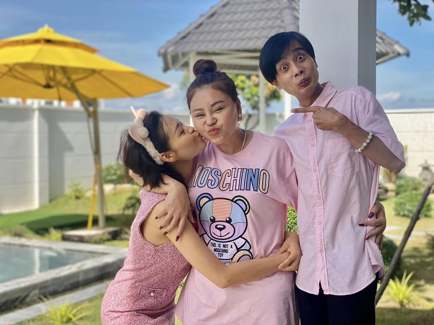 Từng từ chối hẹn hò trên sóng truyền hình, cặp đôi sao Việt giờ mặn nồng và úp mở về đám cưới - Ảnh 5. Từng từ chối hẹn hò trên sóng truyền hình, cặp đôi sao Việt giờ mặn nồng và úp mở về đám cưới - Ảnh 5.