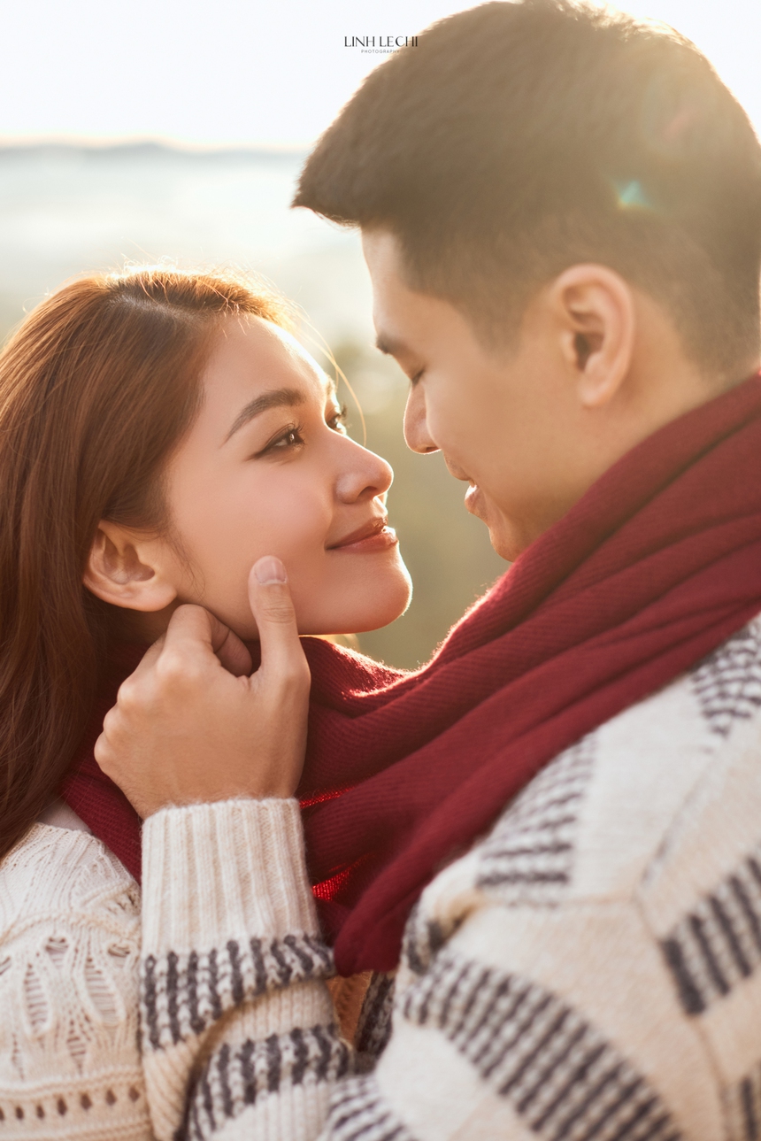 Bộ ảnh 'tình bể bình' của Á hậu Thuỳ Dung và vị hôn phu trước hôn lễ tháng 12: Gấp đôi visual là đây!  - Ảnh 2.